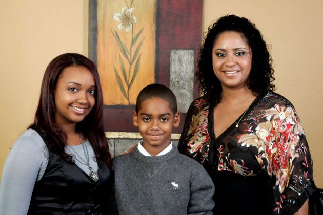 Who Is Laurie Holmond? Her Story, Relationship with Snoop Dogg & Life Today laurie holmond